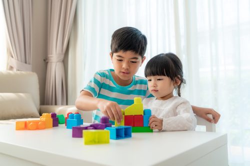 Asian,Cute,Brother,And,Sister,Play,With,A,Toy,Block