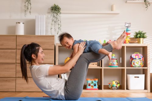 Asian,Mom,Playing,To,Adorable,Infant,Baby,On,Yoga,Mat